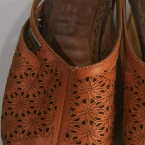 Vintage Clog Sandals - Picture 4 of 10